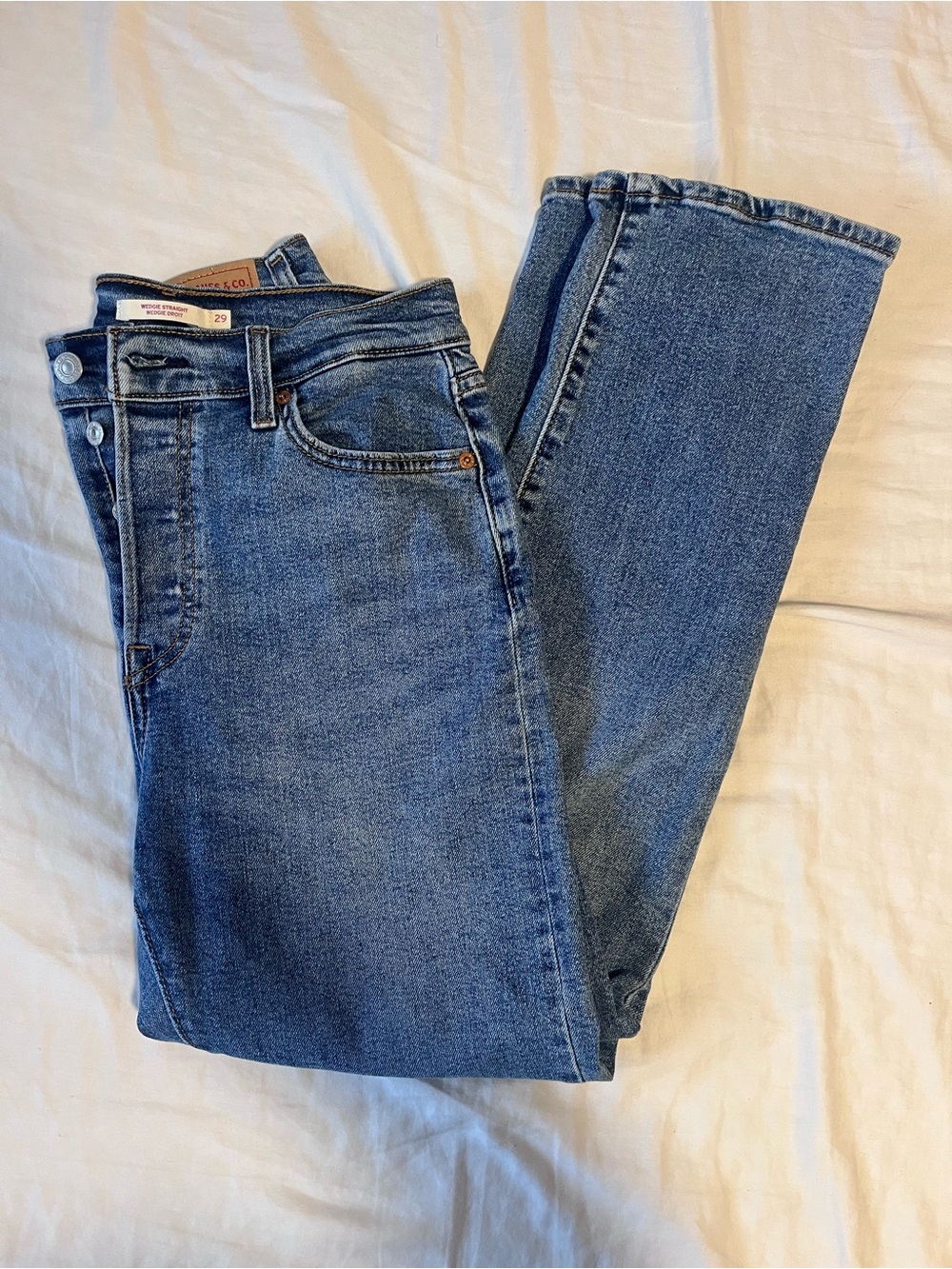 Levi's Wedgie Straight High Rise Jeans Summer Love 29 W29 L28 Medium Wash Blue